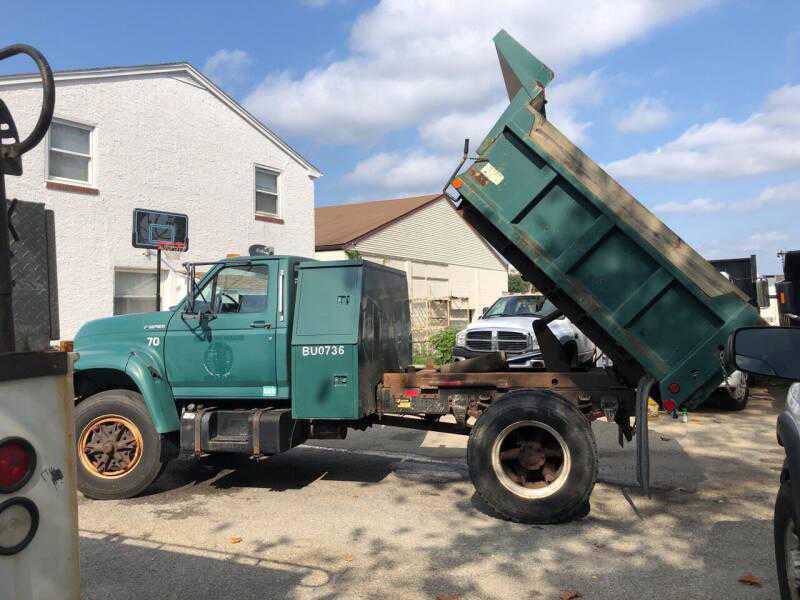 Ford F-700
