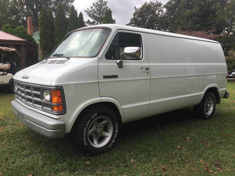 Dodge Ram Van