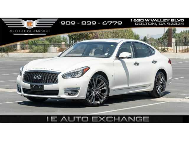 Infiniti Q70