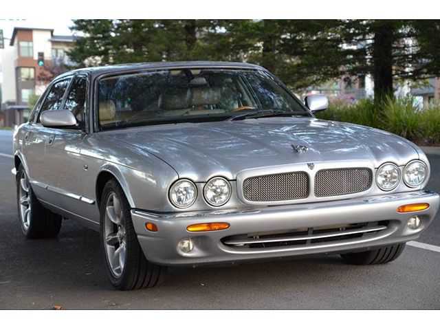 Jaguar XJR