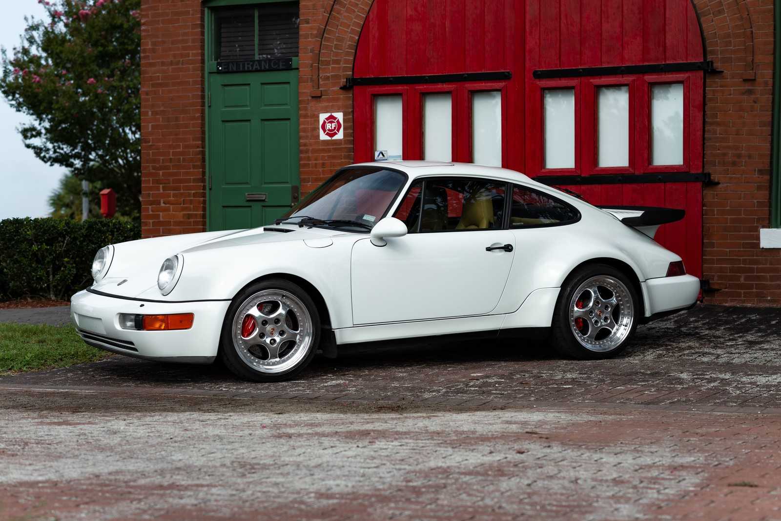 PORSCHE