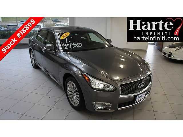 Infiniti Q70L