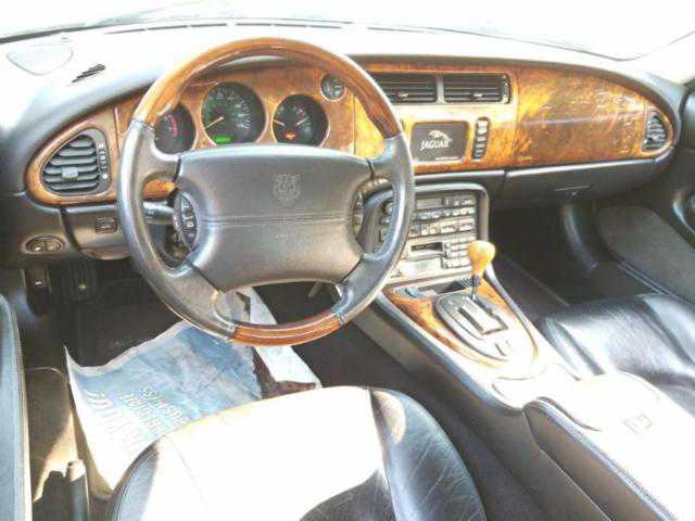 Jaguar XKR