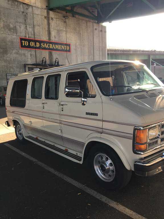 Dodge Ram Van