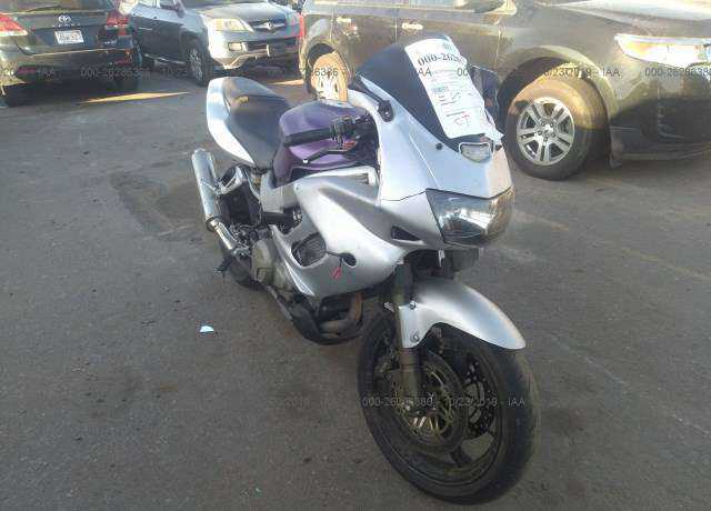 Honda VTR1000F (SUPERHAWK)