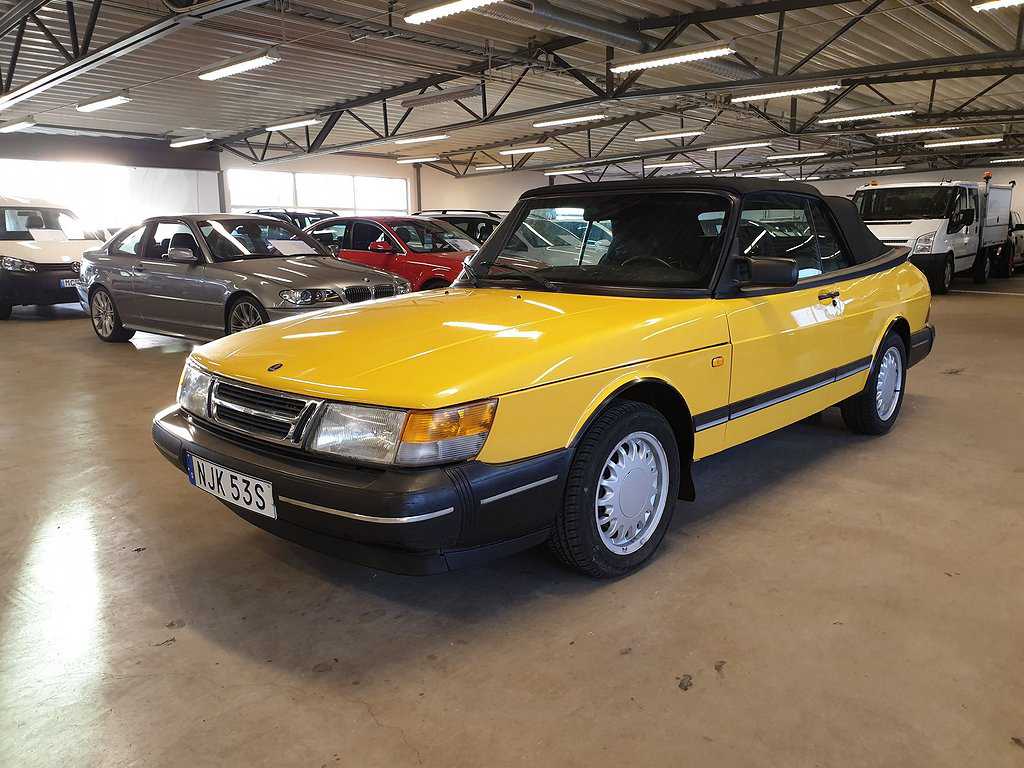 Saab 900