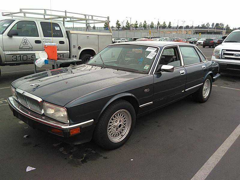 Jaguar XJ6