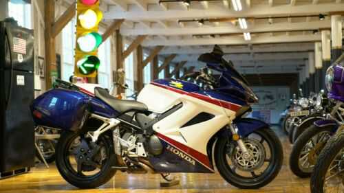 Honda VFR800 (INTERCEPTOR)
