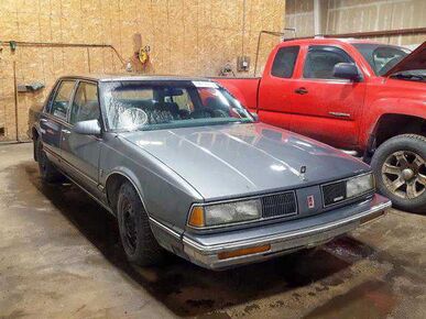 1988 OLDSMOBILE DELTA 88 - License Plate