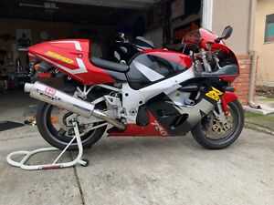 Suzuki GSX-R750