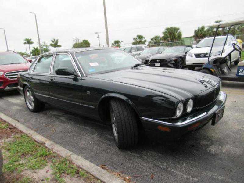 Jaguar XJ