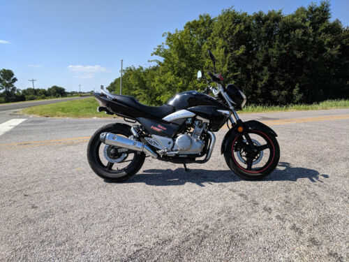 Suzuki GW250L