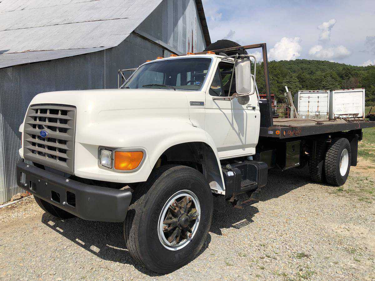 Ford F-700