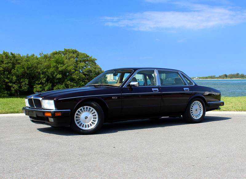 Jaguar XJ12