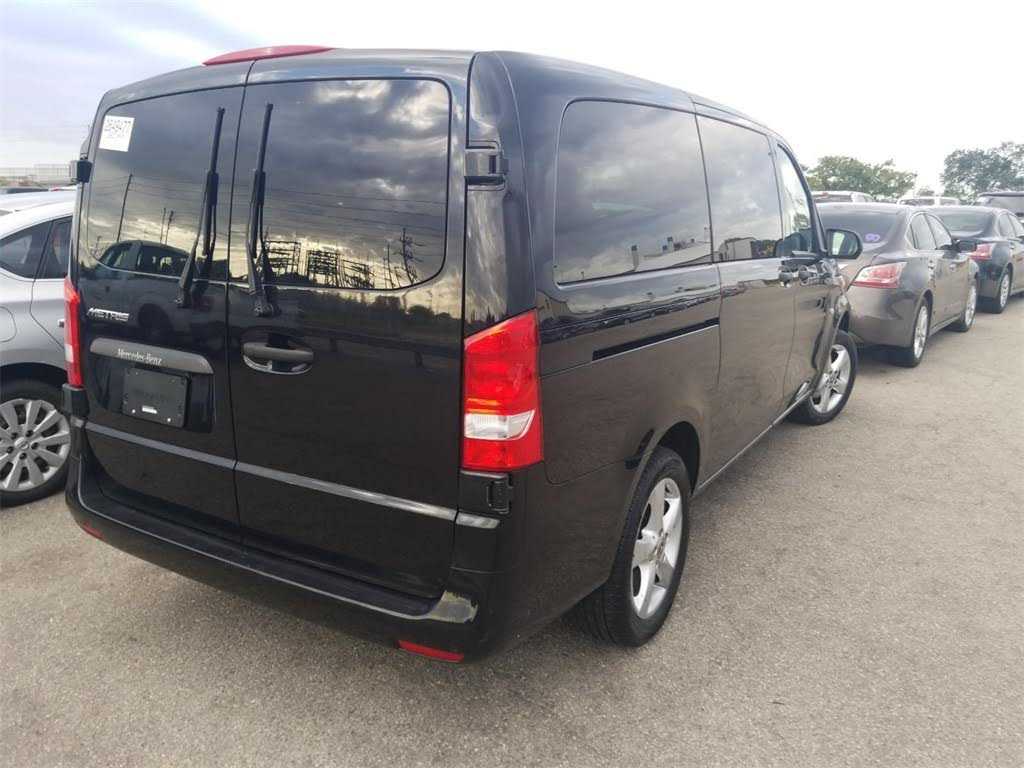 2018 Mercedes-Benz METRIS