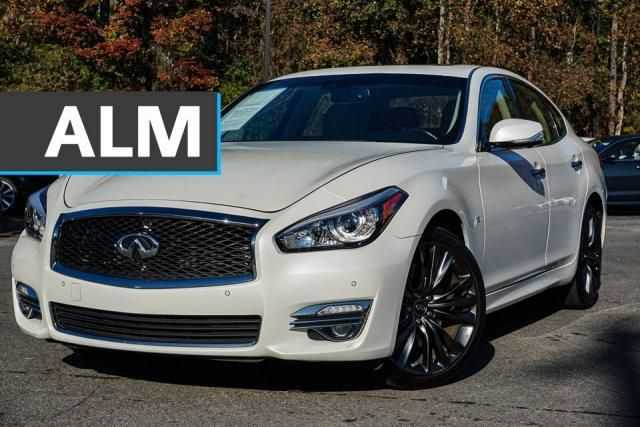 Infiniti Q70