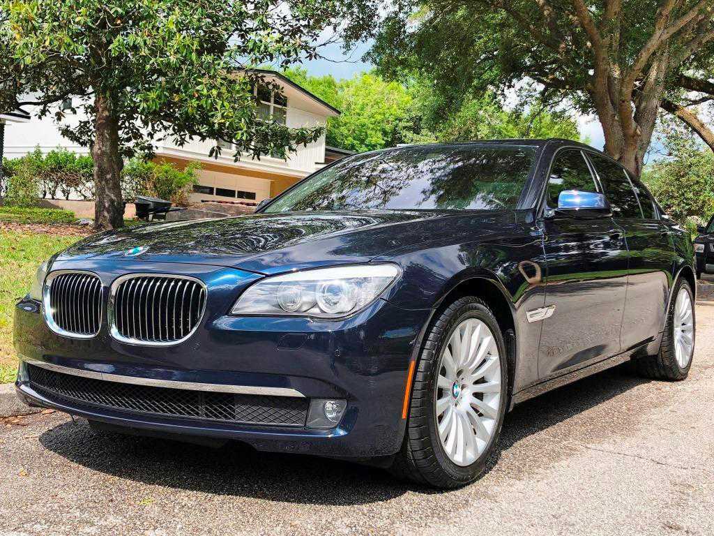 BMW 750i
