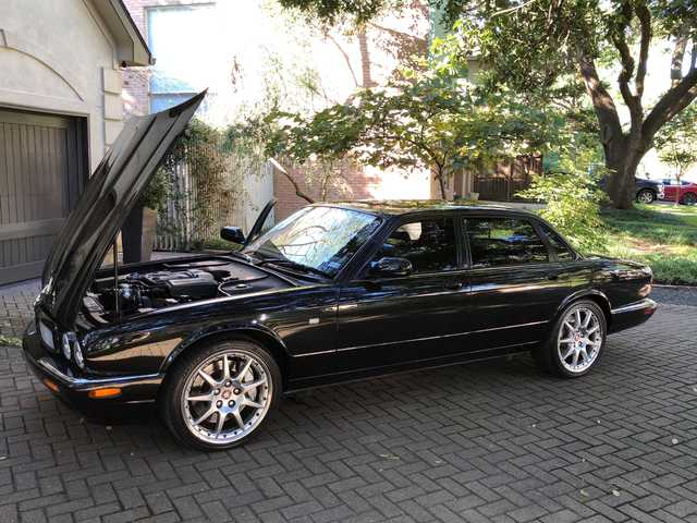 Jaguar XJR