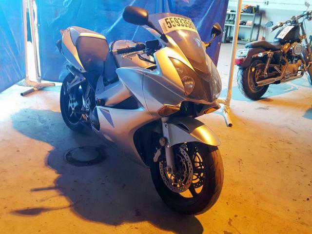 Honda VFR800A (INTERCEPTOR)