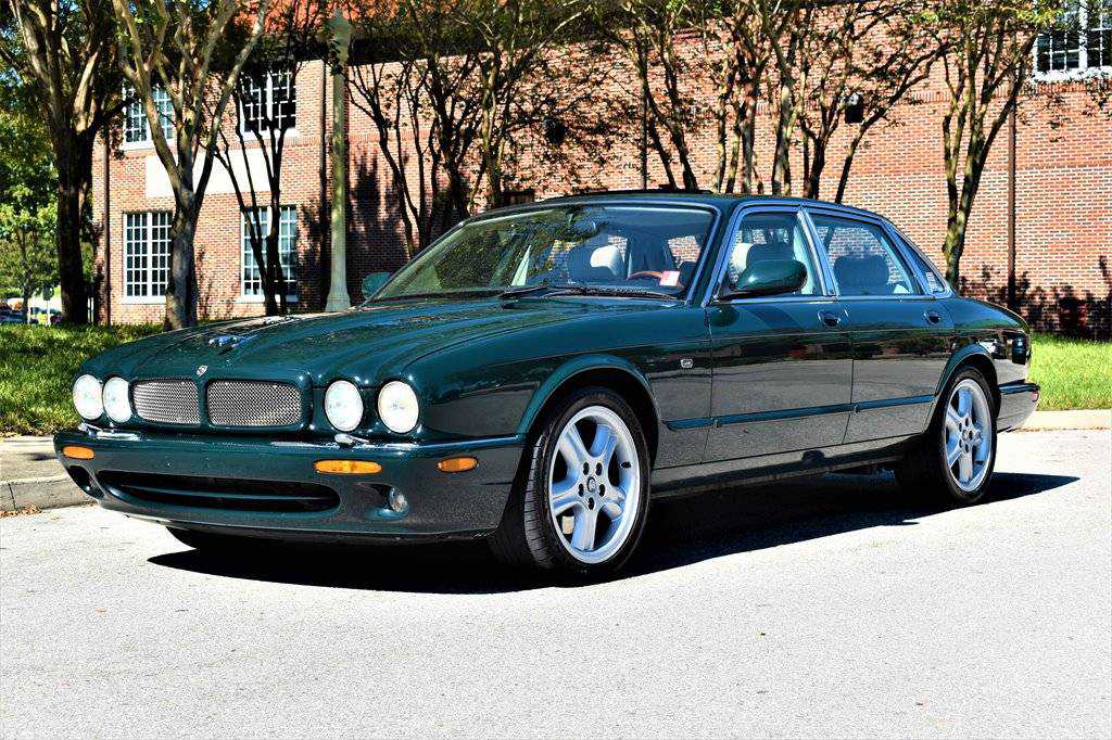 Jaguar XJR