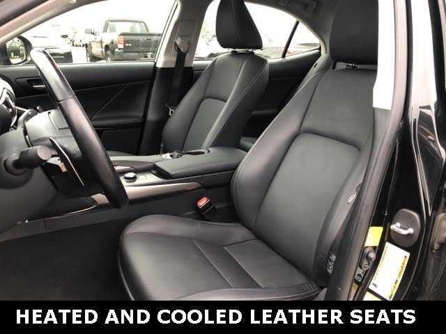 2017 Lexus IS