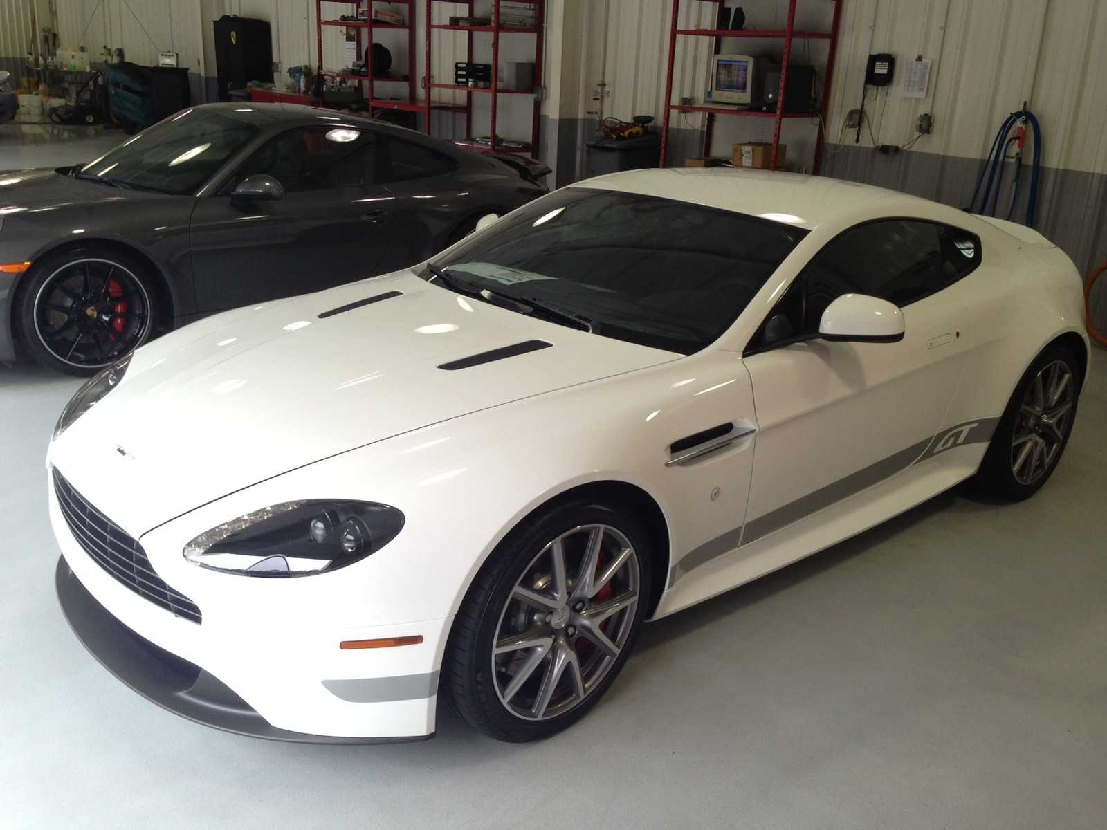 Aston Martin V8 Vantage