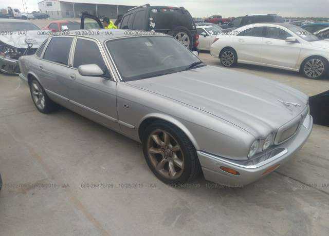 Jaguar XJR