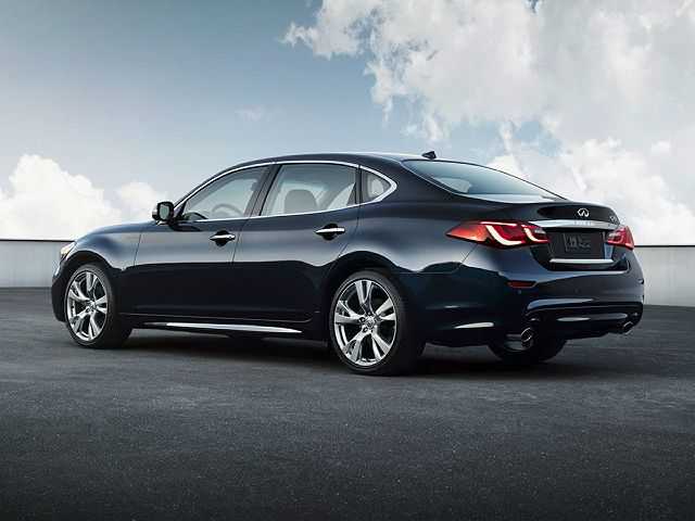 Infiniti Q70L