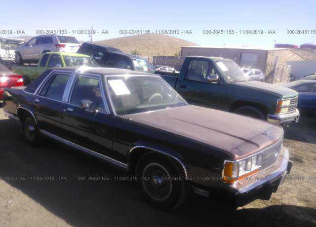 Ford Crown Victoria