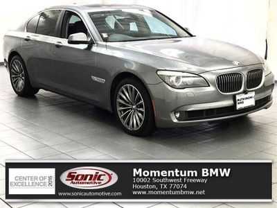 BMW 740i