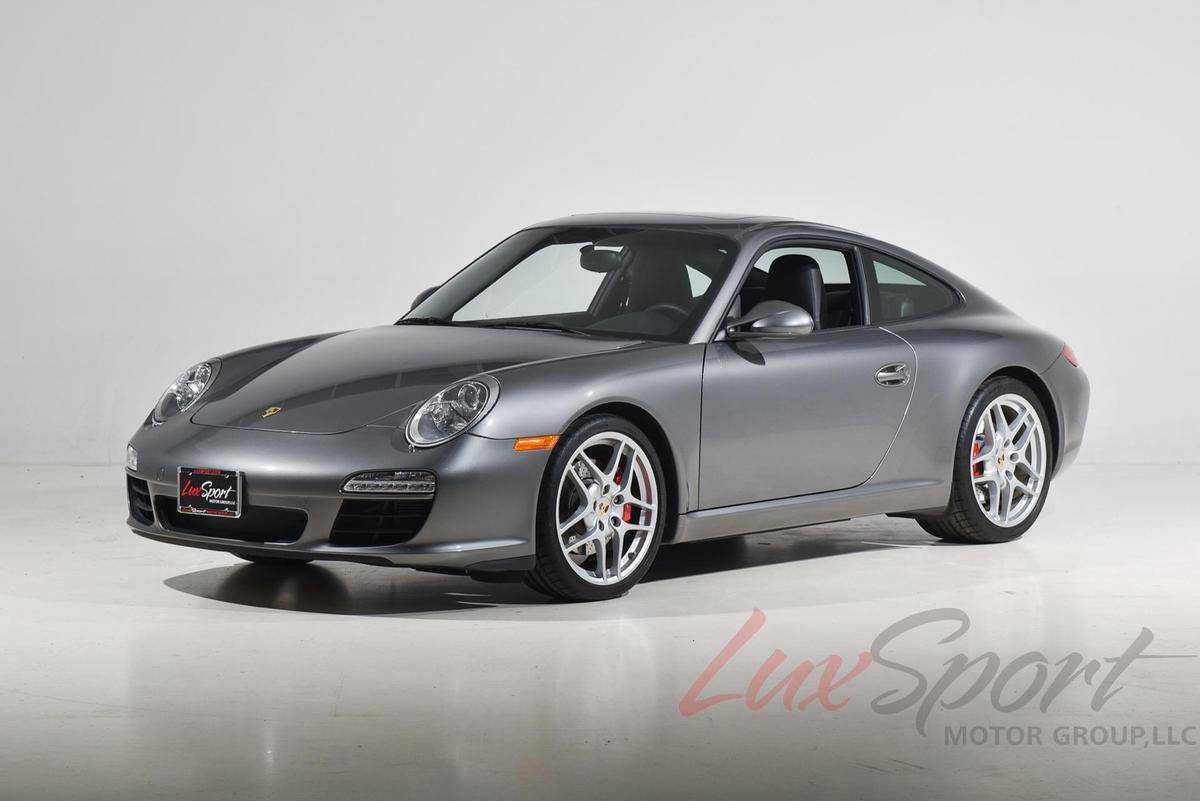 PORSCHE