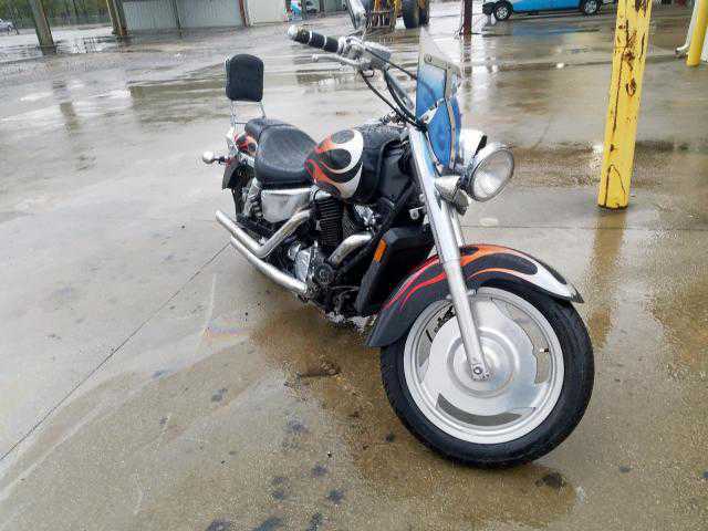 Honda VT1100C2 (SHADOW SABRE)