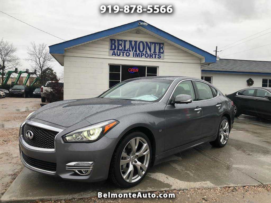 Infiniti Q70