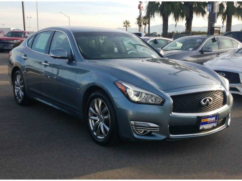 Infiniti Q70