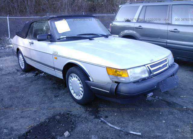 Saab 900