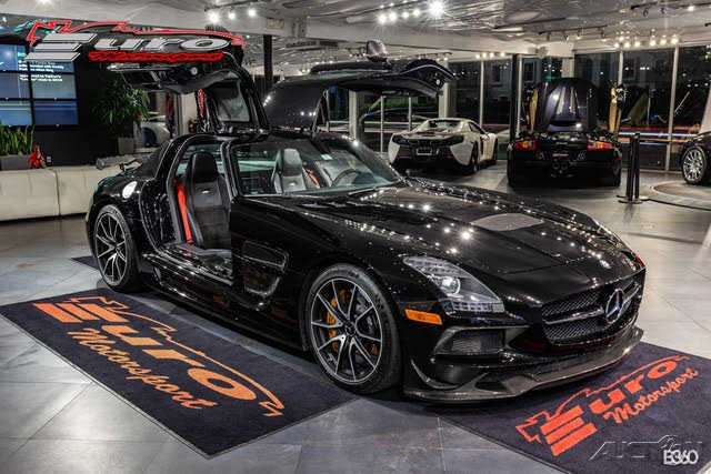 Mercedes-Benz SLS-Class