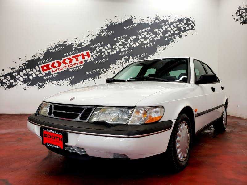 Saab 900