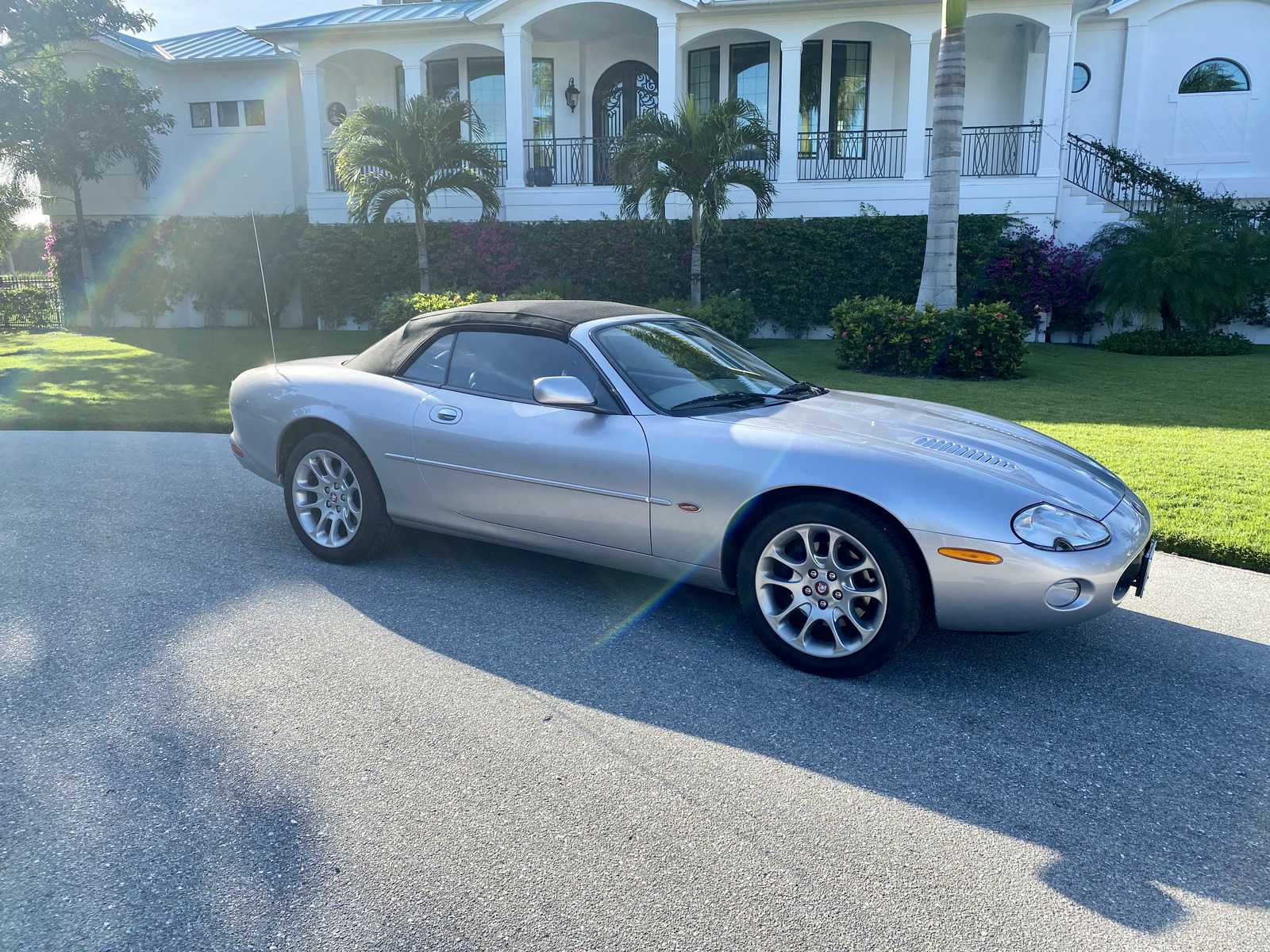 Jaguar XKR