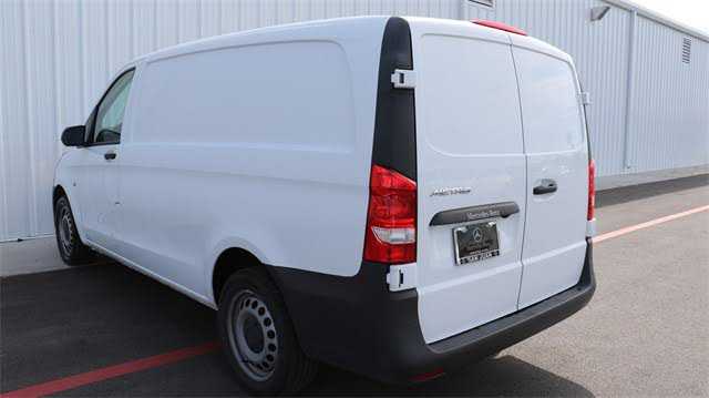 2017 Mercedes-Benz METRIS