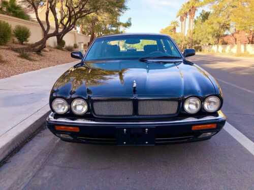 Jaguar XJR