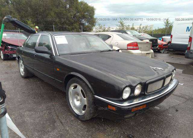 Jaguar XJR