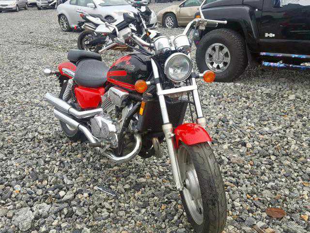 Honda VF750C2 (MAGNA)