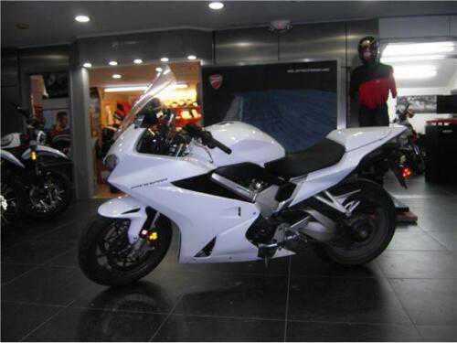 Honda VFR800F (INTERCEPTOR)