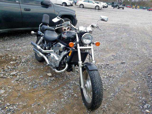 Honda VF750C (MAGNA)