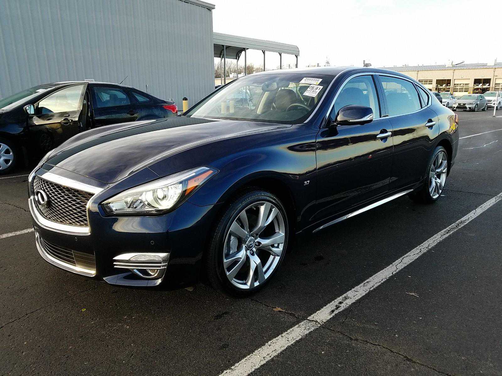 Infiniti Q70L