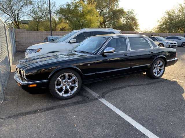 Jaguar XJR