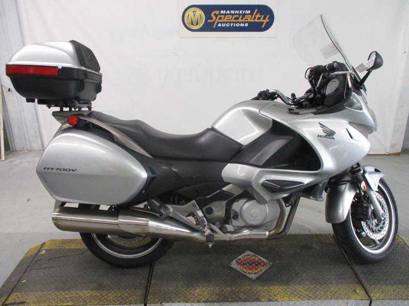 Honda NT700VA/NT700V
