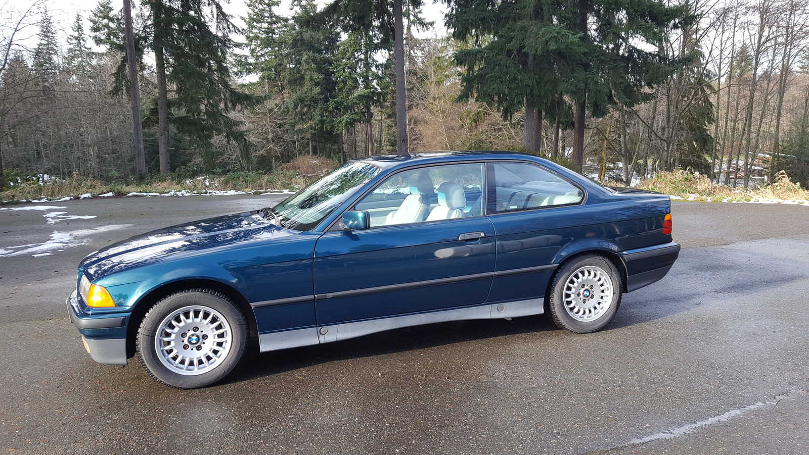 BMW 325iS