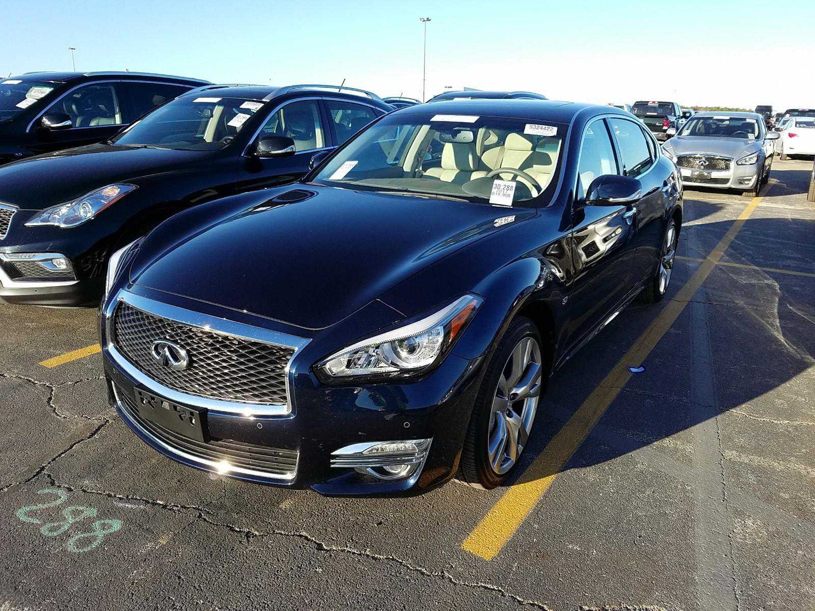 Infiniti Q70L