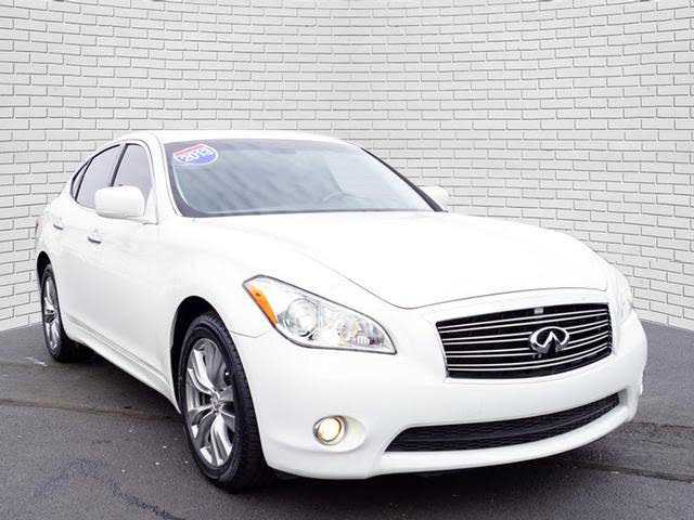 Infiniti M56